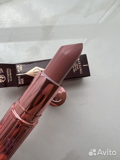 Помада Charlotte Tilbury Kissing Icon Baby