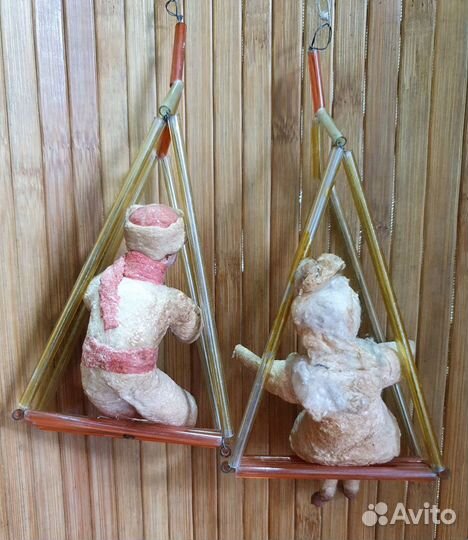 Елочные игрушки Мальчик и девочка на качелях вата