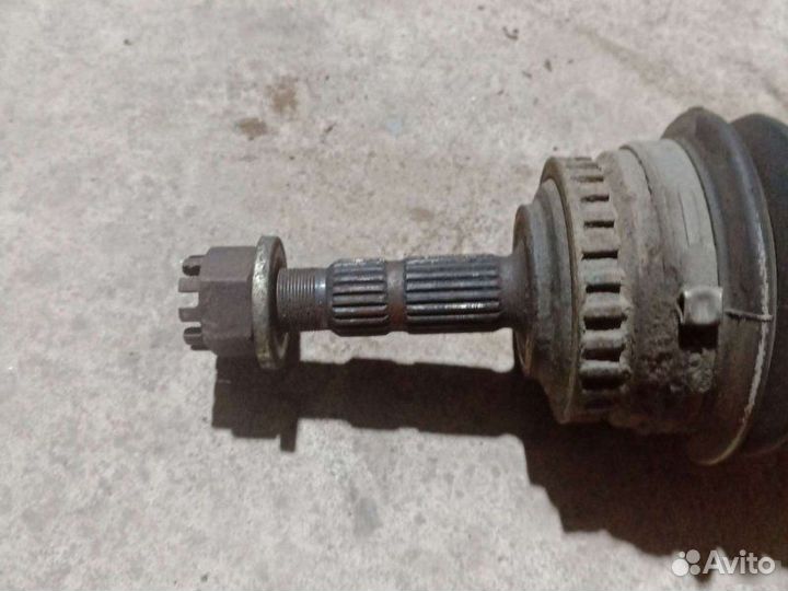 Полуось левый Opel Vectra B седан 1.6I X16XEL 1997