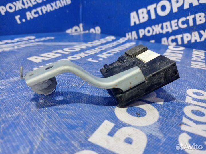 Блок электронный Toyota Blade хэтчбек 2GR-FE 2008