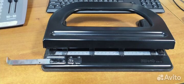 Дырокол регулируемый Kw-trio