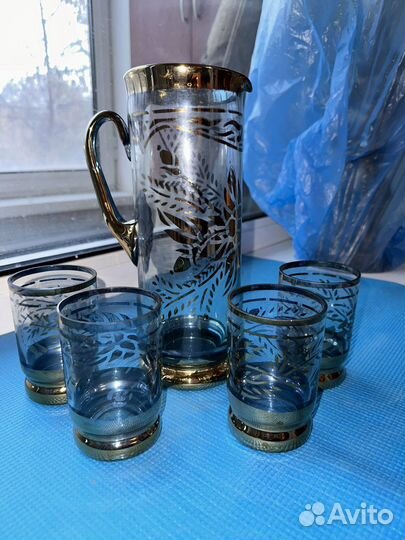 Графин со стаканами