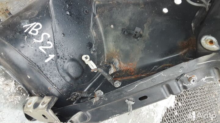 Передняя панель крепления облицовки (телевизор) nissan note E11 рест: 2009-2013