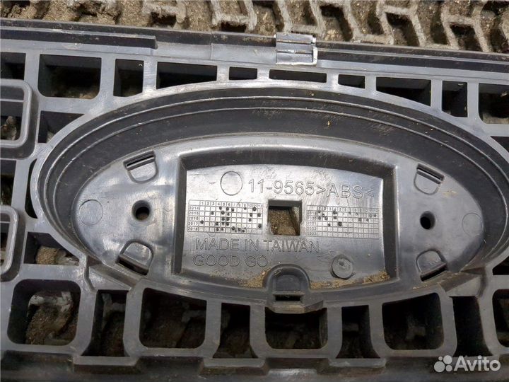 Решетка радиатора Ford Fusion, 2006