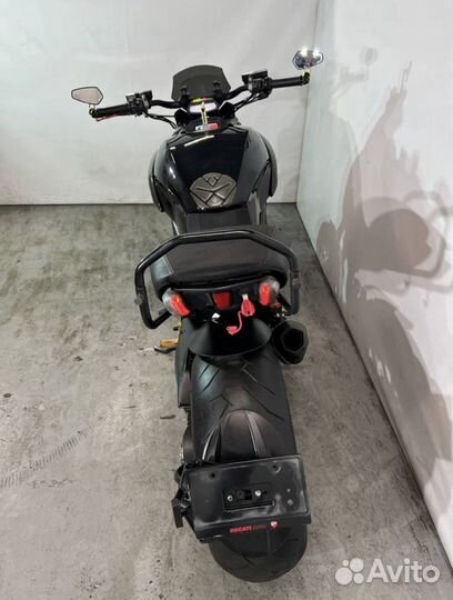 Ducati Diavel Carbon Год 2011