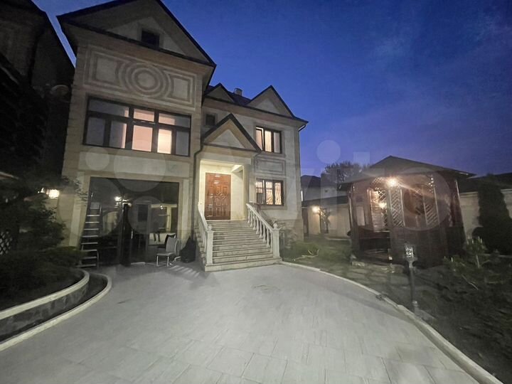 Дом 330 м² на участке 6 сот.