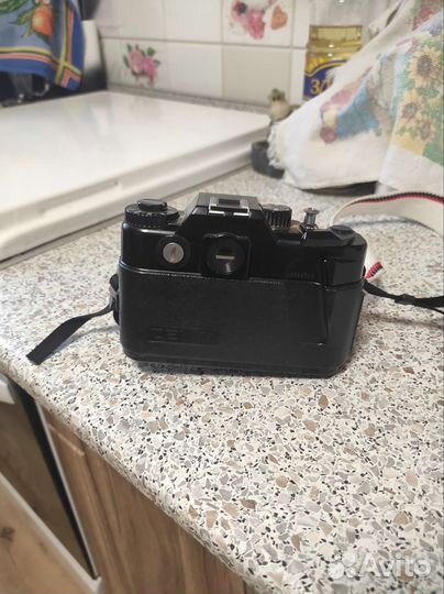 Пленочный фотоаппарат зенит