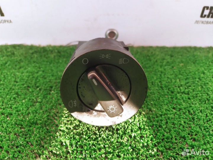 Переключатель света фар Volkswagen Golf