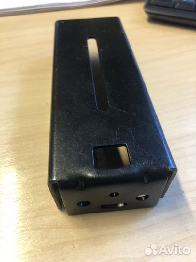 Монтажный уголок для световых барьеров hormann