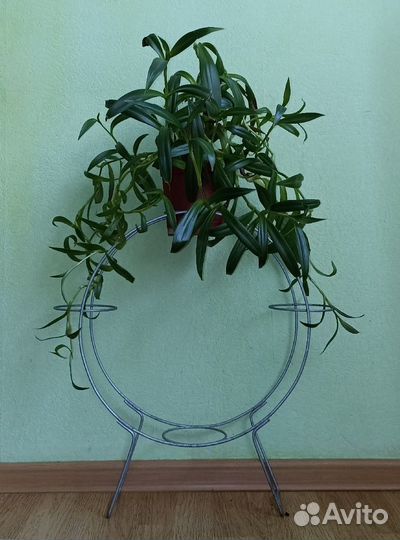 Подставка для цветов и растений на 4 кашпо