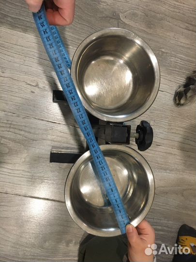 Стойка с мисками для собак мелкой породы