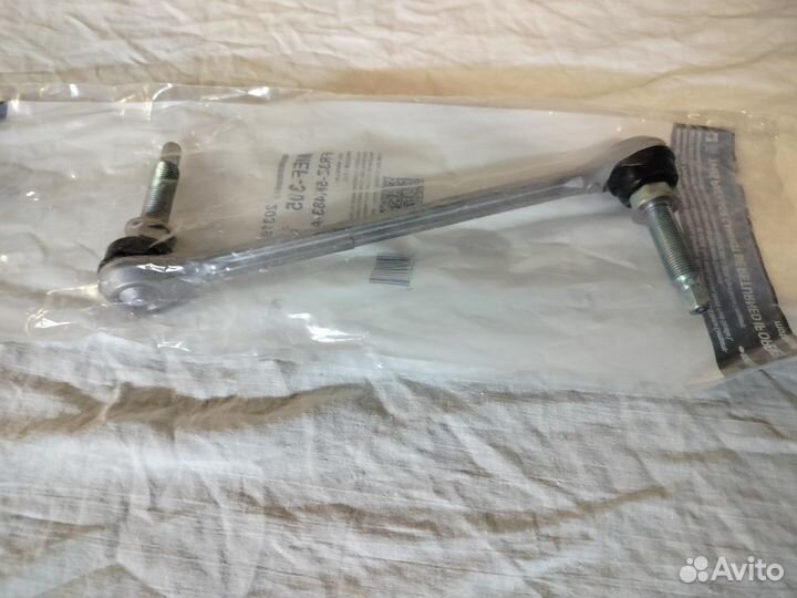 Стойка переднего стабилизатора Ford Mustang