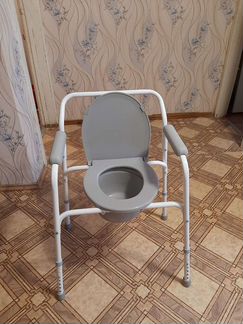 Санитарный стул для инвалидов