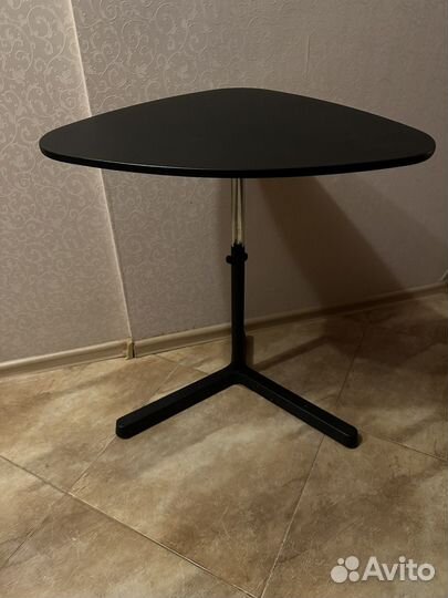 Столик для ноутбука