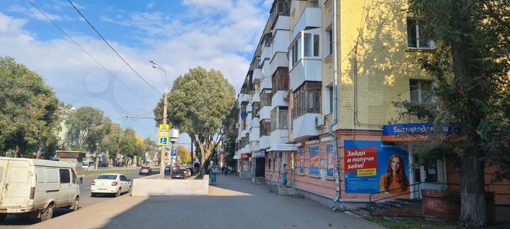 С отдельным входом на ул. Победы у метро