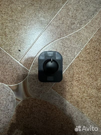 Выключатель,регуливания зеркал