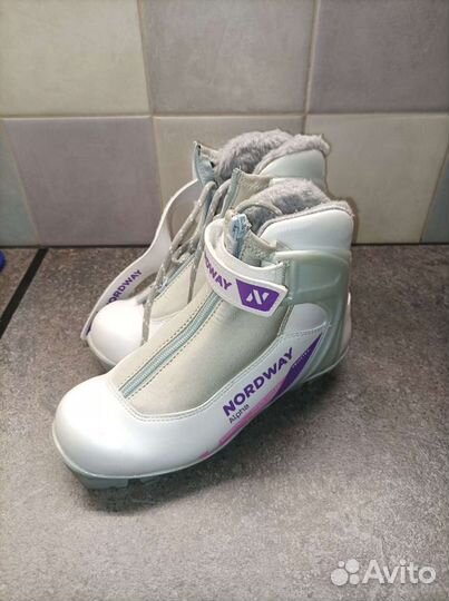 Лыжные ботинки nordway alpha 36 (20-22), 38(22-24)