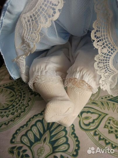 Кукла фарфоровая