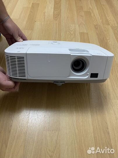 Проектор NEC M420X