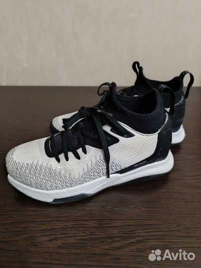 Кроссовки баскетбольные Tarmak 36р