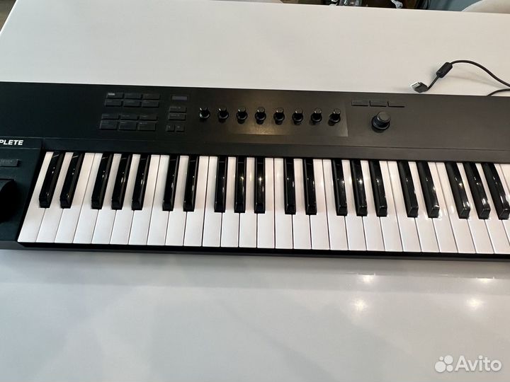 Midi клавиатура Komplete Kontrol A49