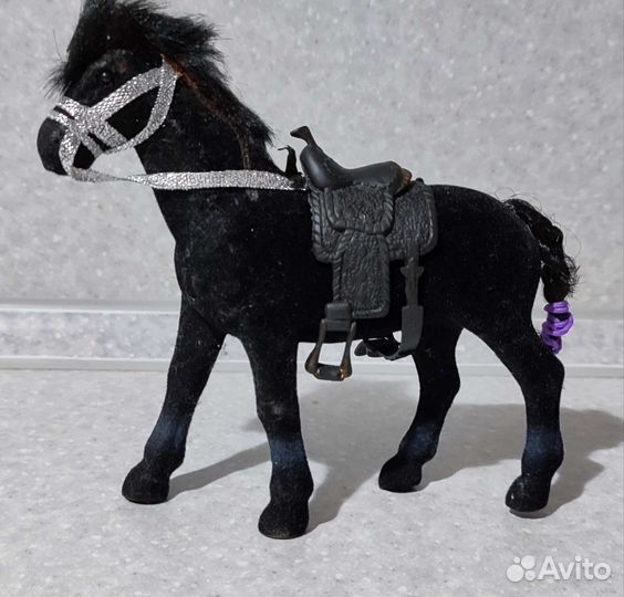 Игрушечная лошадь