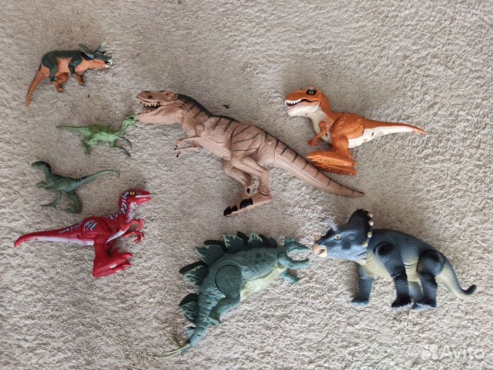 Динозавры игрушки