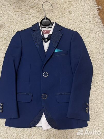 Костюм на 4 года привезен из Дубая. изпереросли)