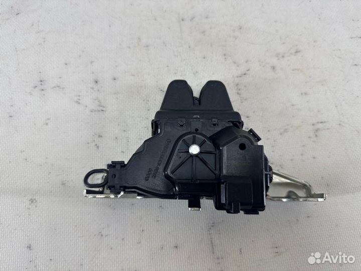 Замок двери багажника Mercedes-Benz Cla C118