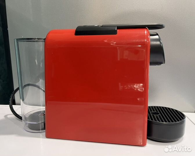 Капсульная кофемашина Nespresso Essenza Mini