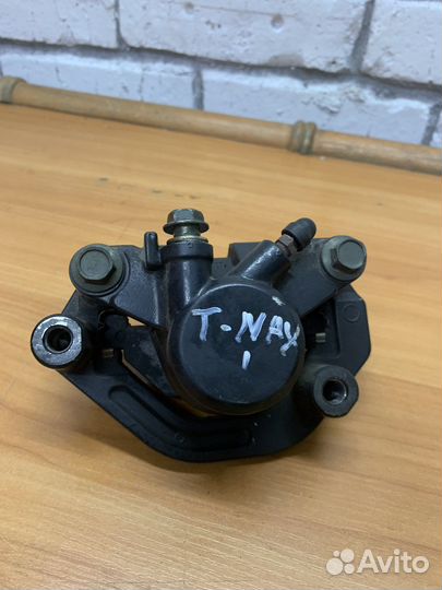 Задний тормозной суппорт Yamaha XP500 T-MAX