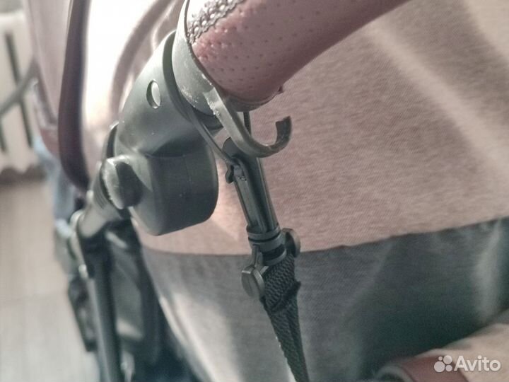 Прогулочная коляска prampol