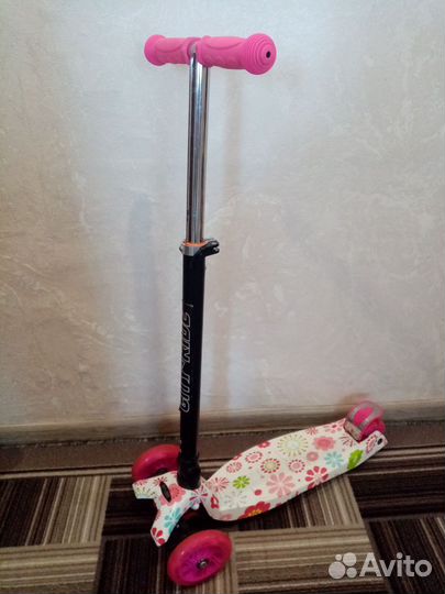 Самокат дет. 3-х колесный со светящимися колесами