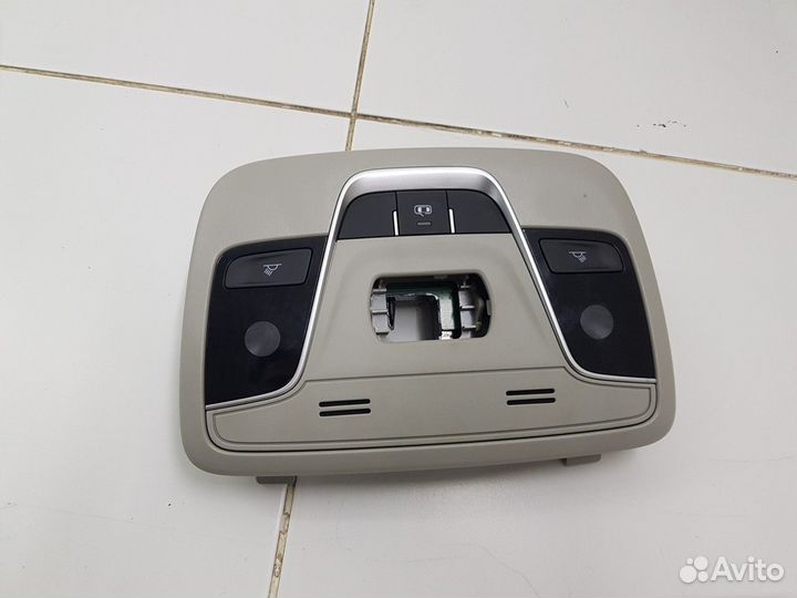 Плафон внутреннего освещения (Geely Coolray)