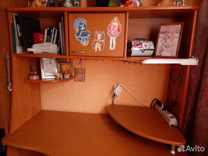 Компьютерный угловой стол