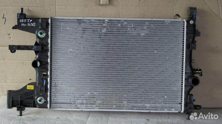 Opel Astra J 10-17 радиатор вентилятор