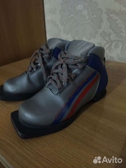 Лыжные ботинки