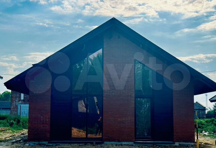 Дом 111 м² на участке 5 сот.