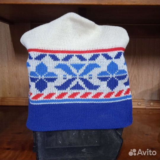 Финская шапка петушок