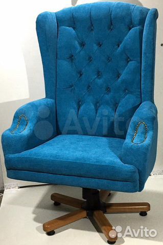 Офисное кресло