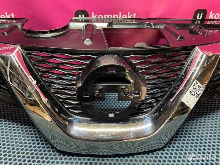 Решетка радиатора Nissan X-Trail