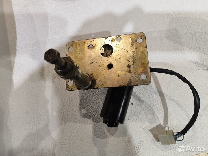 Привод стеклоочистителя с мотором на автобус Паз