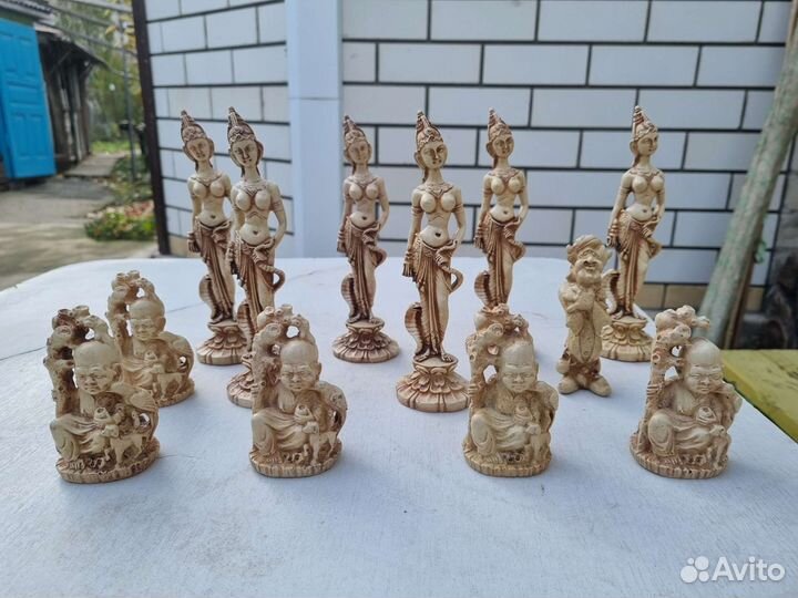 Статуэтки гипсовые