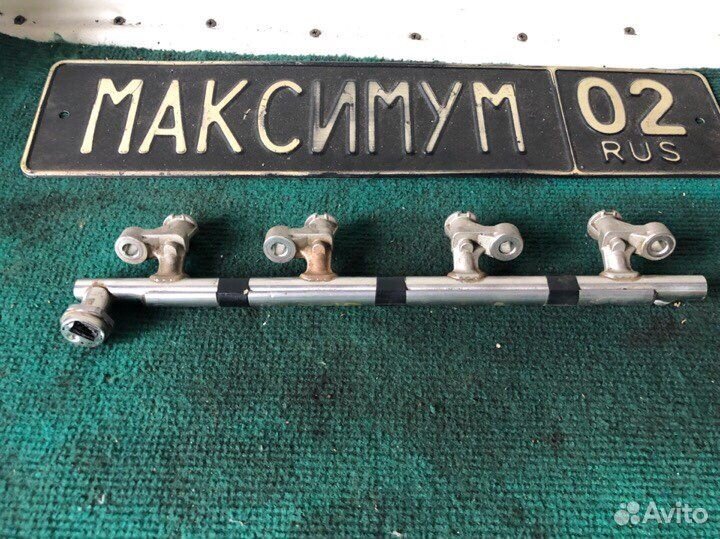 Топливная рампа mazda PE 2.0