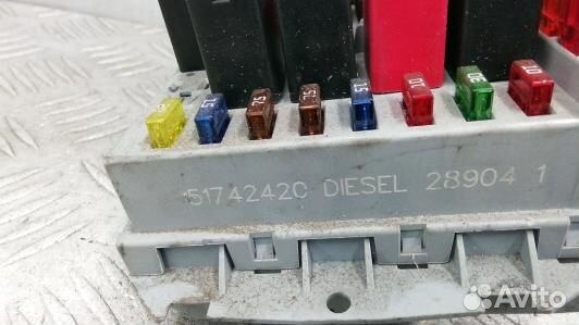 Блок предохранителей alfa romeo GT 1 (OBE03M101)