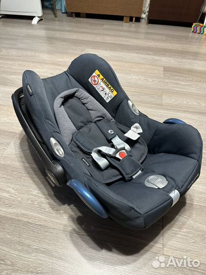 Автокресло детское 0+ Maxi-Cosi CabrioFix