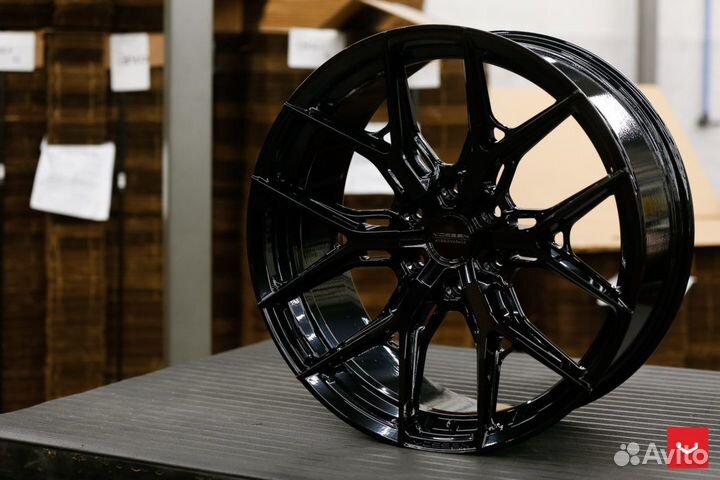 Диски Vossen HF6-4 R22 6x139.7 ET30 RAM 1500