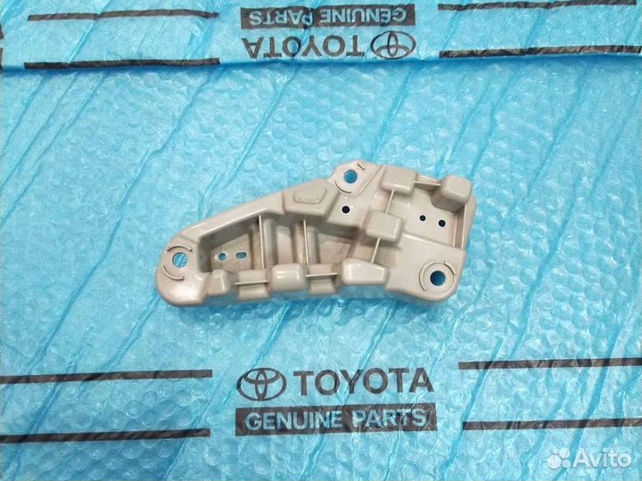 Кронштейн крепления фары верхний Land Cruiser 200