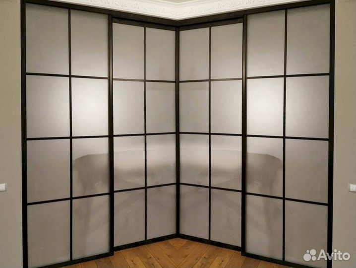 Раздвижная перегородка с матовым стеклом