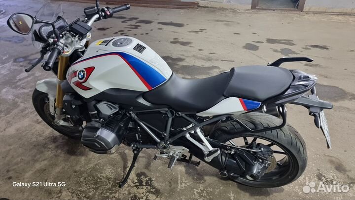BMW R1200R